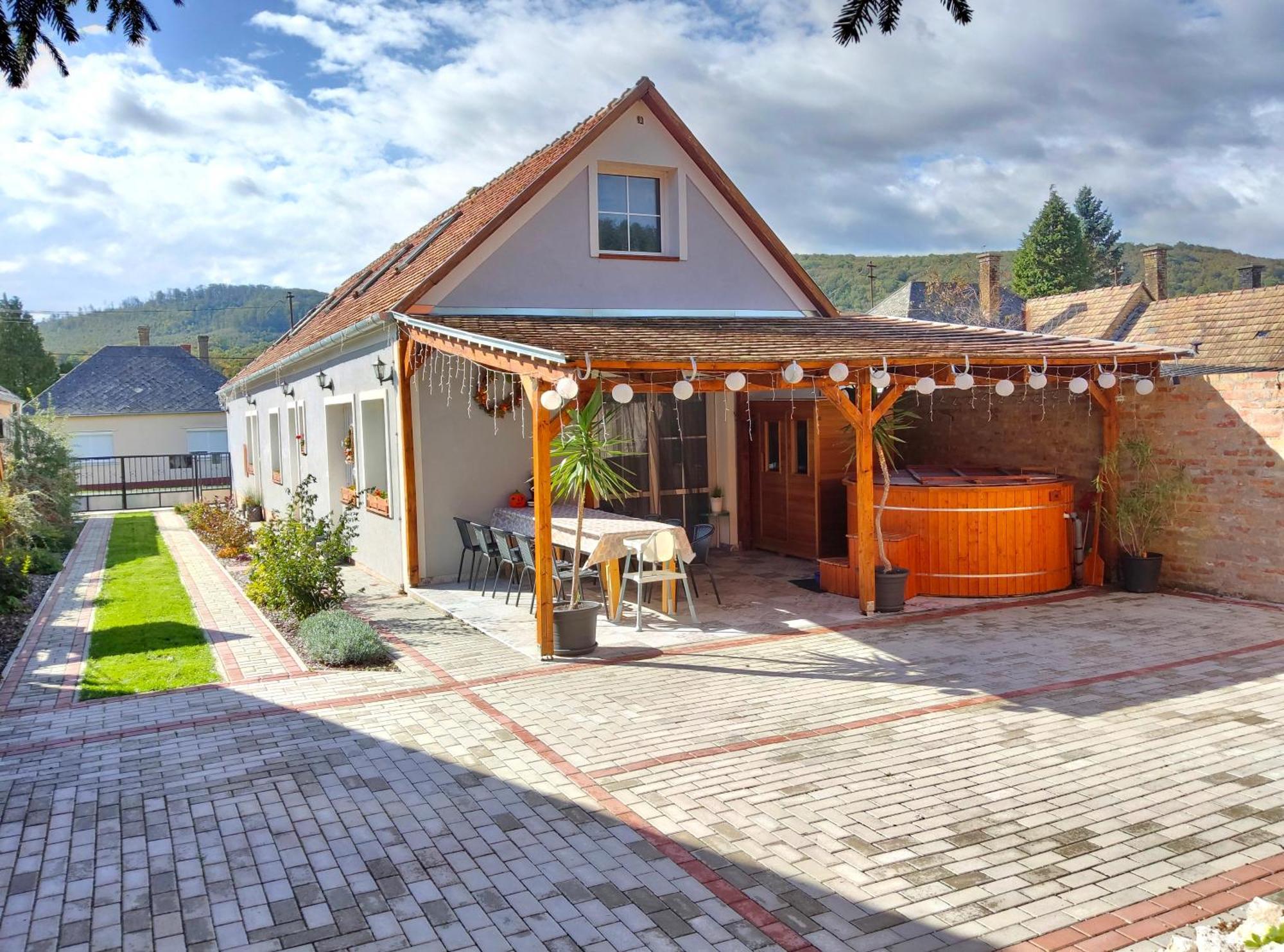 Borostyankut Wellness Home Bakonybel Exterior photo