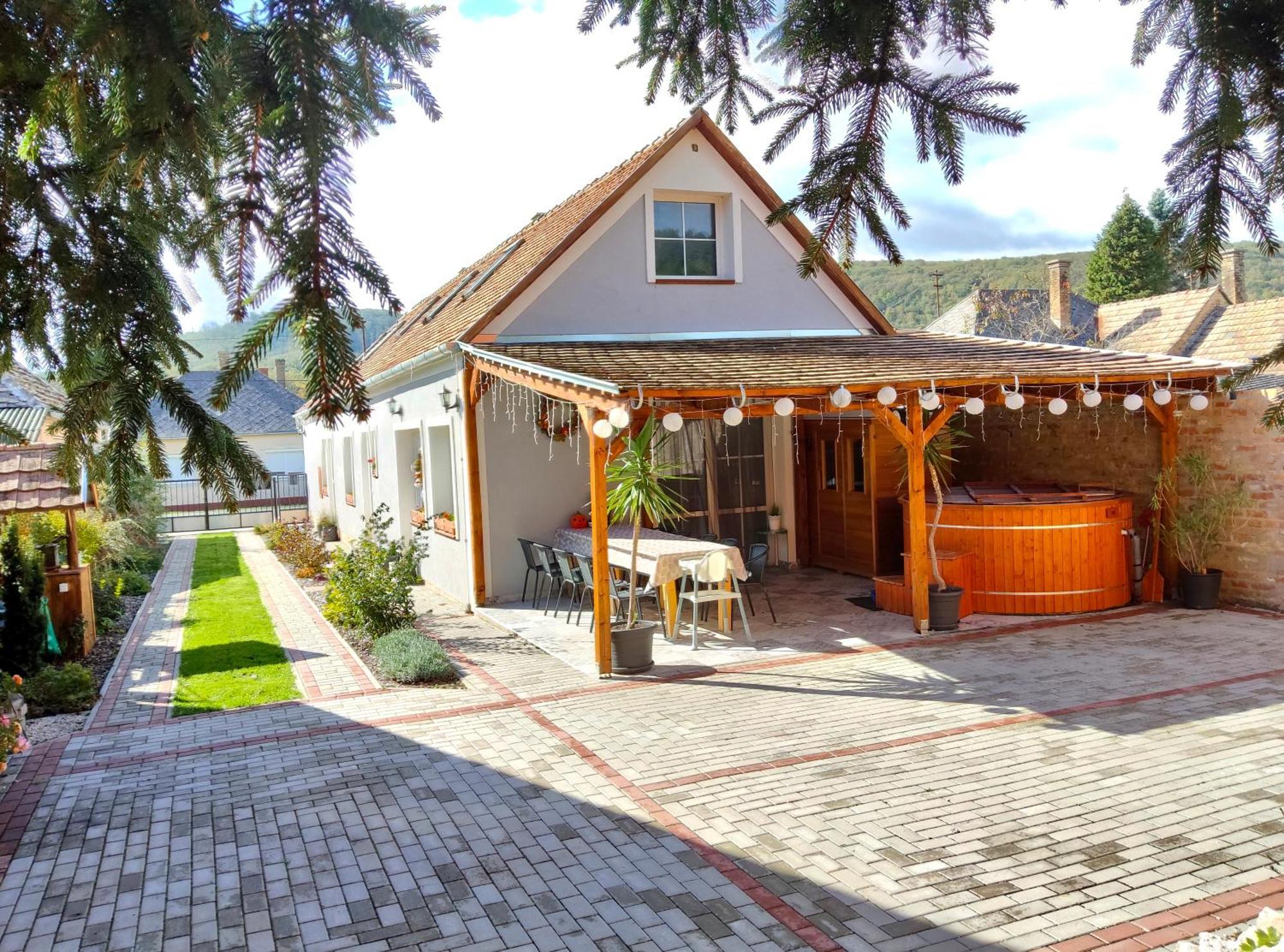 Borostyankut Wellness Home Bakonybel Exterior photo